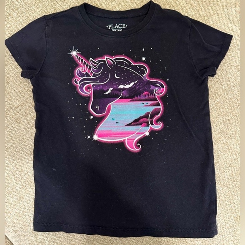 NFS.  The children’s place unicorn t-shirt size 5/6 VGUC